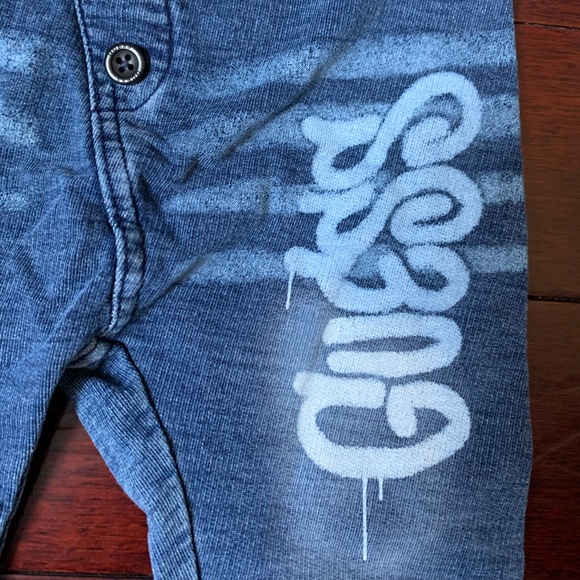 Guess “Graffiti” Jean Like Jeggings - Picture 3 of 5